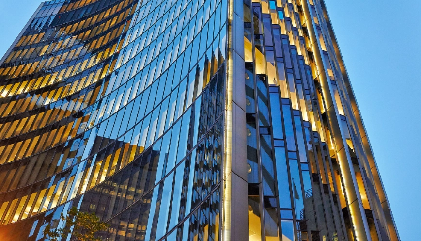 Established, not alleged: Commercial Court confirms D&O policyholders' right to defence costs
